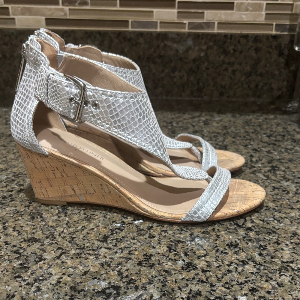 Donald J. Pliner White Textured Heels